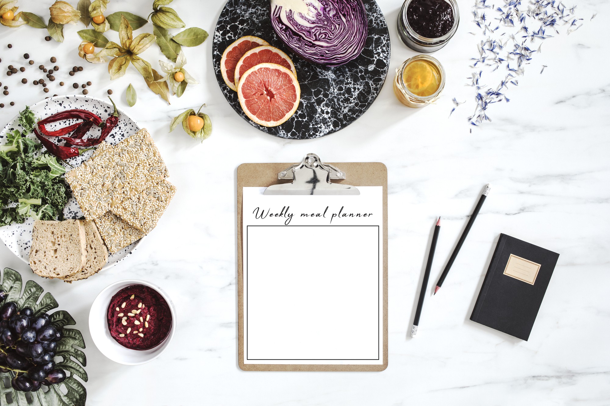 Przykładowe menu prezentowane na stole
